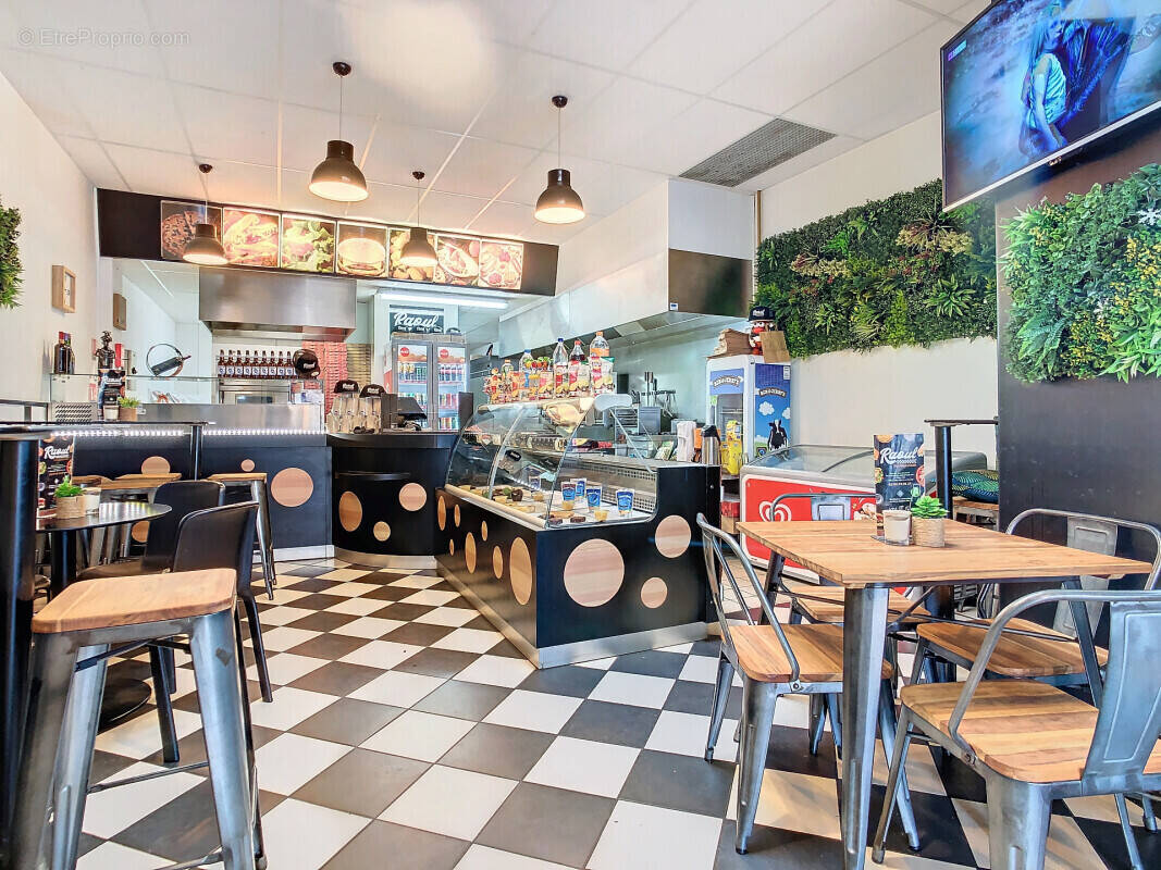 Commerce à MALESTROIT