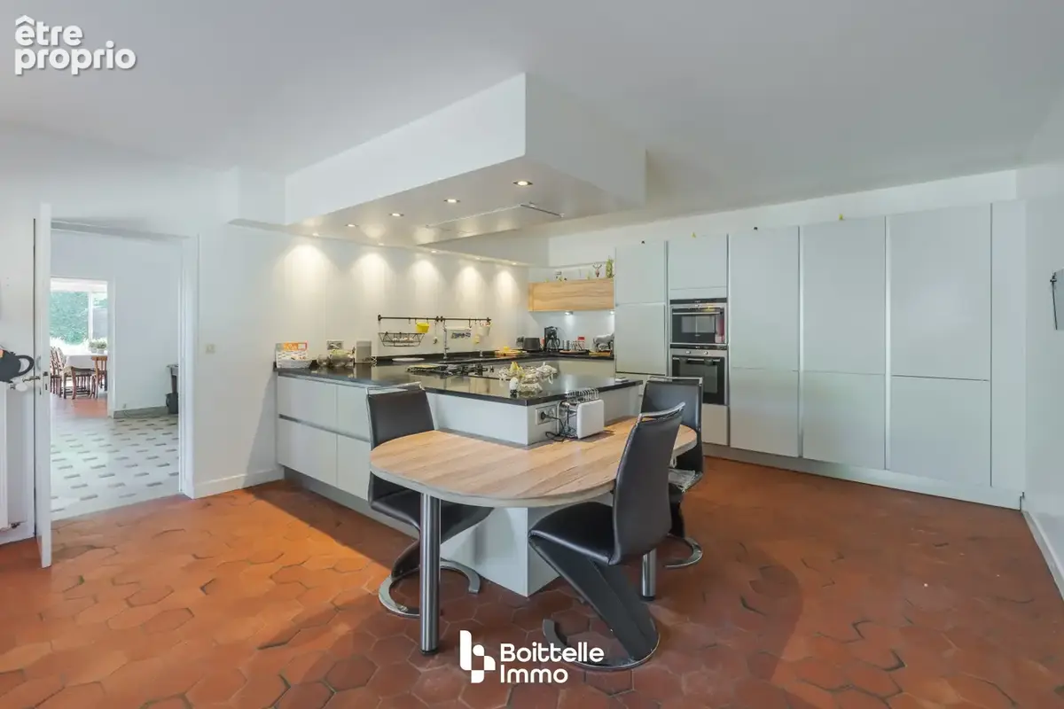Maison 9 pièces 370 m² à vendre à Villiers-Sous-Grez (77760) - photo 8