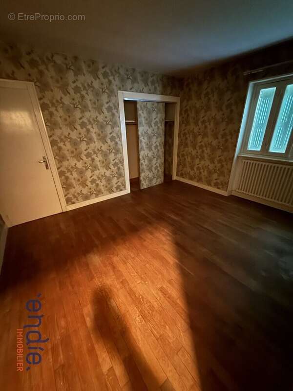 Maison à SAINT-JUNIEN