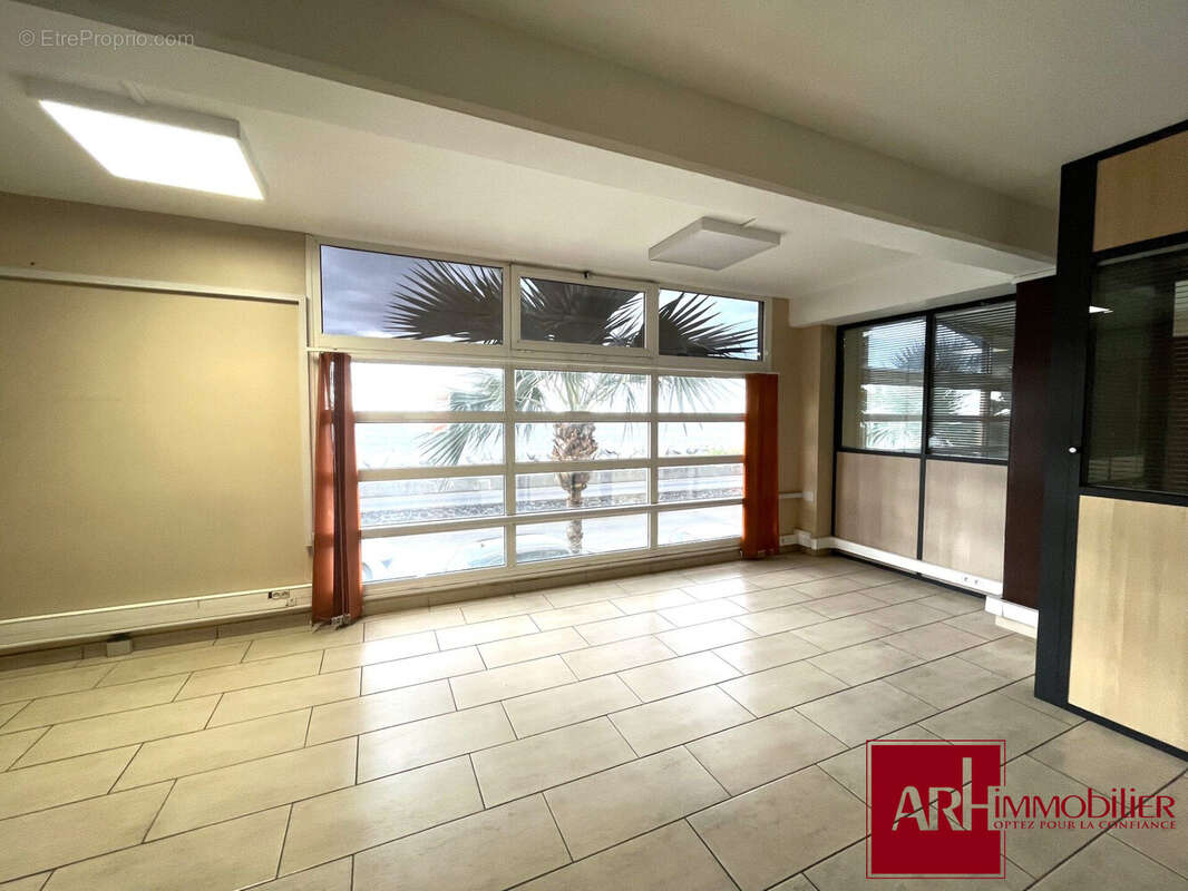 Commerce à LA POSSESSION