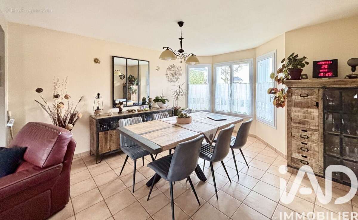 Photo 2 - Maison à MAREUIL-LES-MEAUX