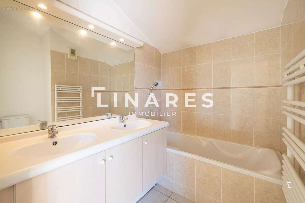 Appartement à MARSEILLE-11E