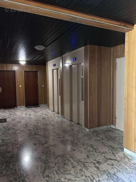 DIJON : Appartement T2 avec balcon dans résidence sécurisée - photo 2