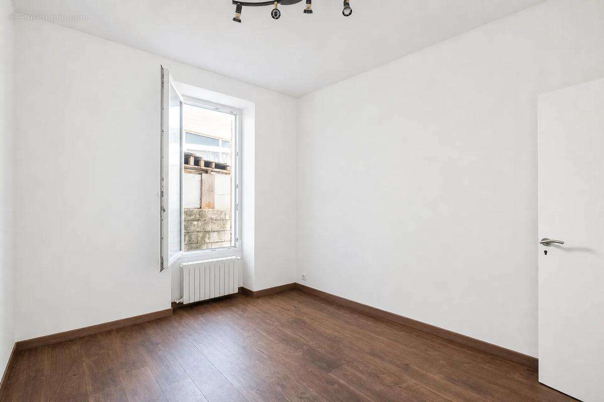 Appartement à MARSEILLE-16E