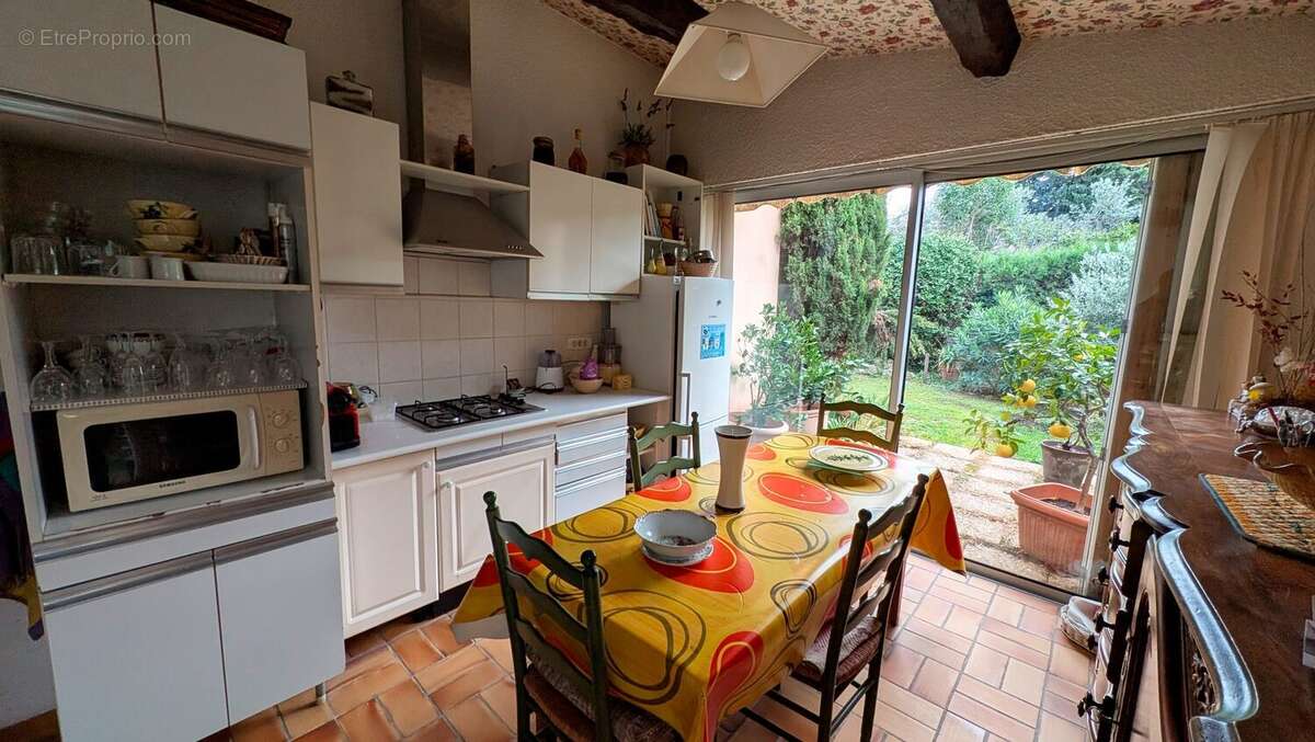 Maison à MORIERES-LES-AVIGNON