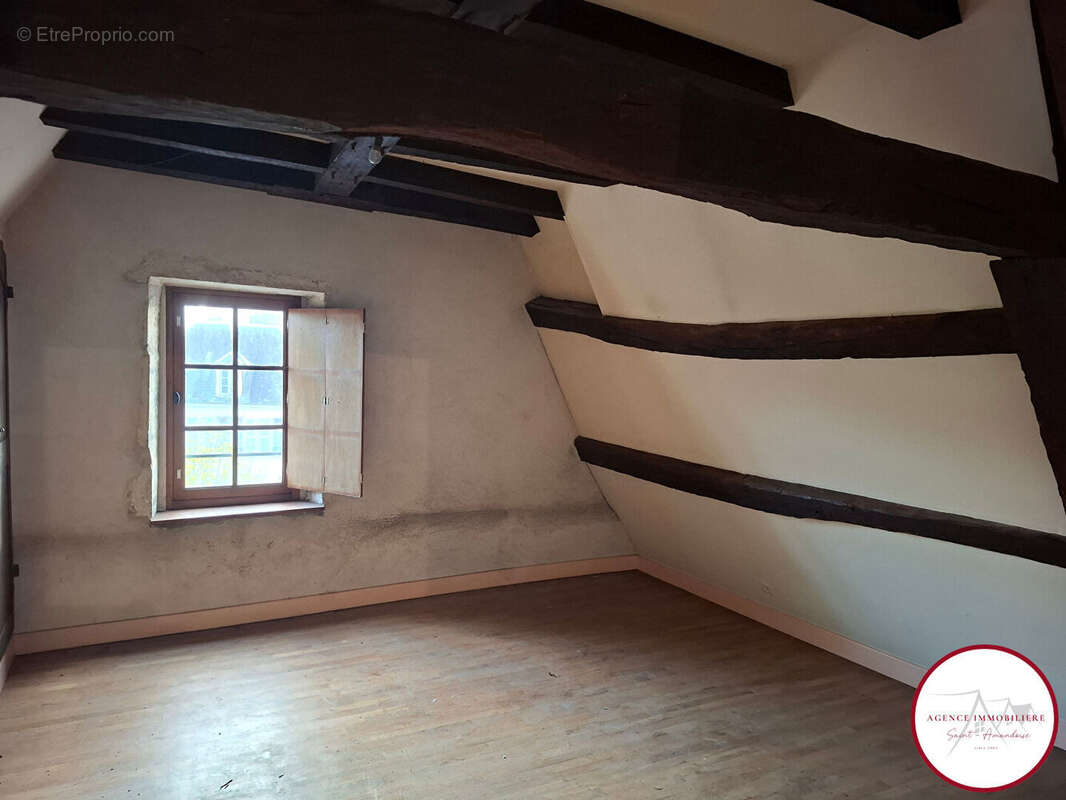 Maison à SAINT-AMAND-MONTROND