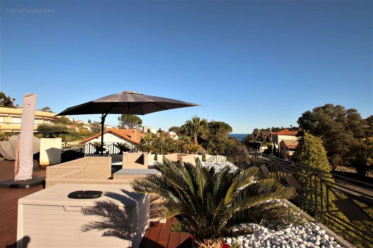 Appartement à MANDELIEU-LA-NAPOULE