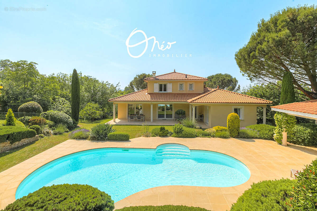 Maison à SAINT-PIERRE-DE-CHANDIEU