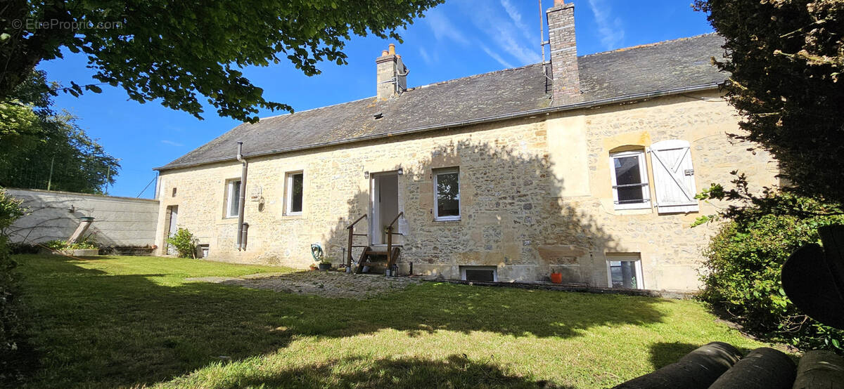 Maison à VAUCELLES