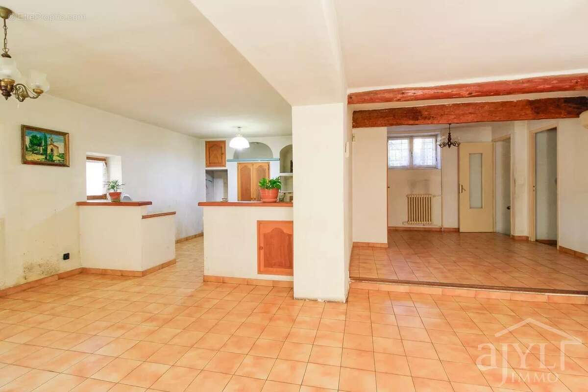 Appartement à ROGNES