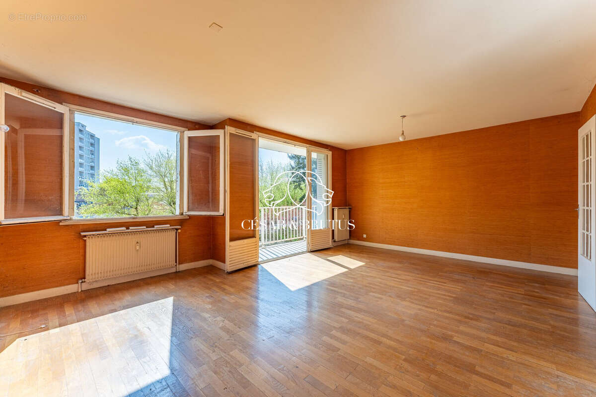 Appartement à OULLINS