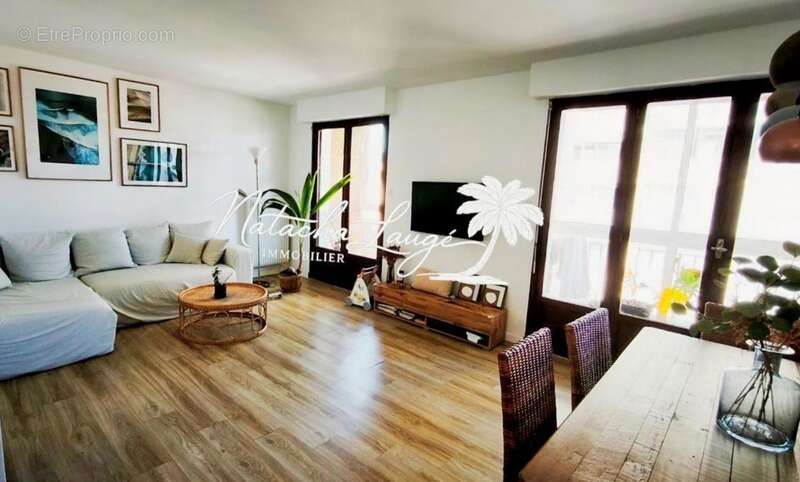 Appartement à CARRY-LE-ROUET