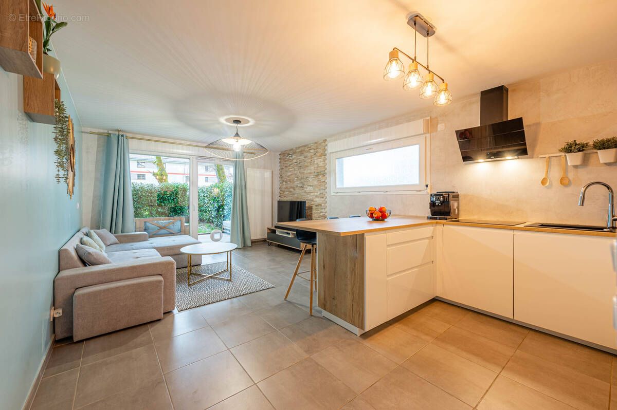 Appartement à POISY