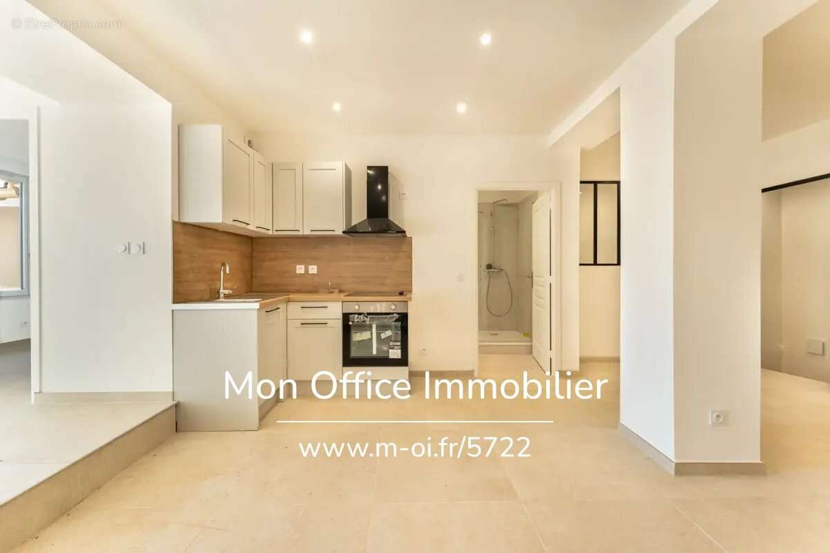 Appartement à VENELLES
