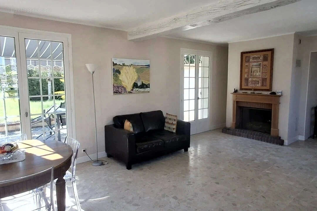 Maison à FLEURY-LA-VALLEE