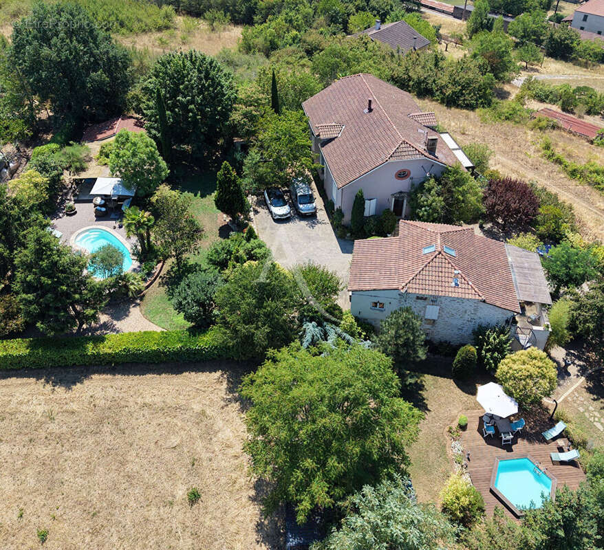 Propriété de caractère de 2 maisons en pierre, 2 piscines avec vue imprenable. - photo 2