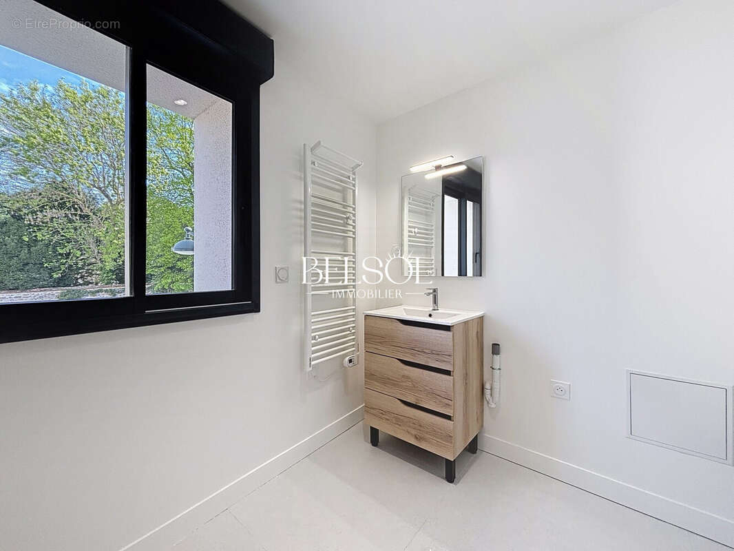 Appartement à SAINT-THIBAULT-DES-VIGNES