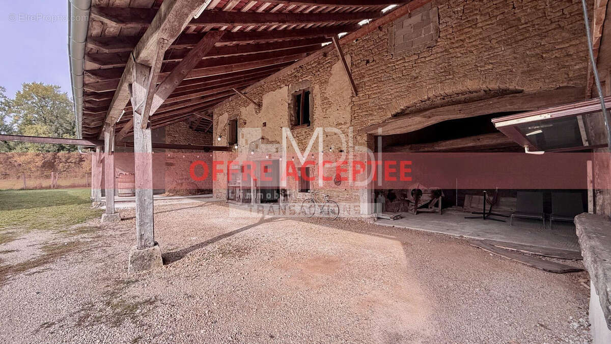 Maison à VILLEREVERSURE