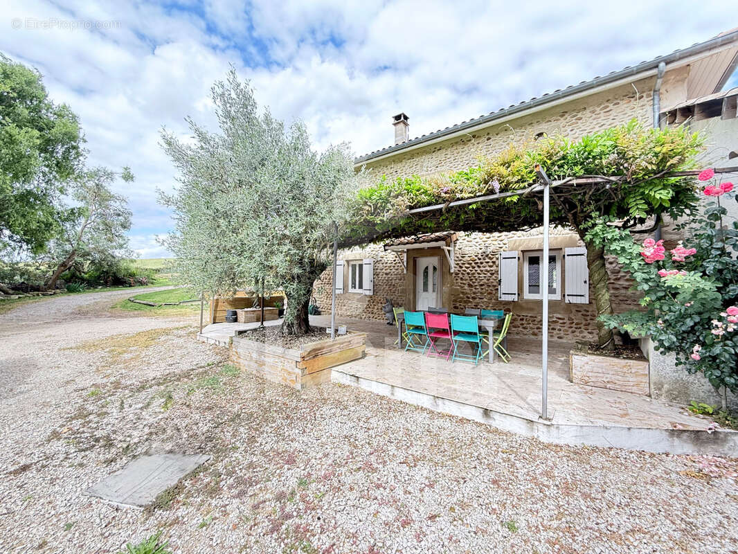Maison à CHATEAUNEUF-DE-GALAURE