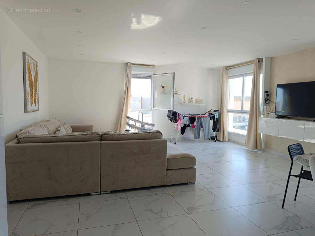 Appartement à PORT-DE-BOUC