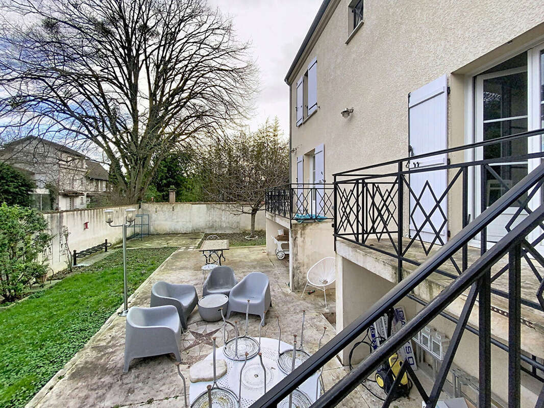 Maison à SAINT-MAUR-DES-FOSSES