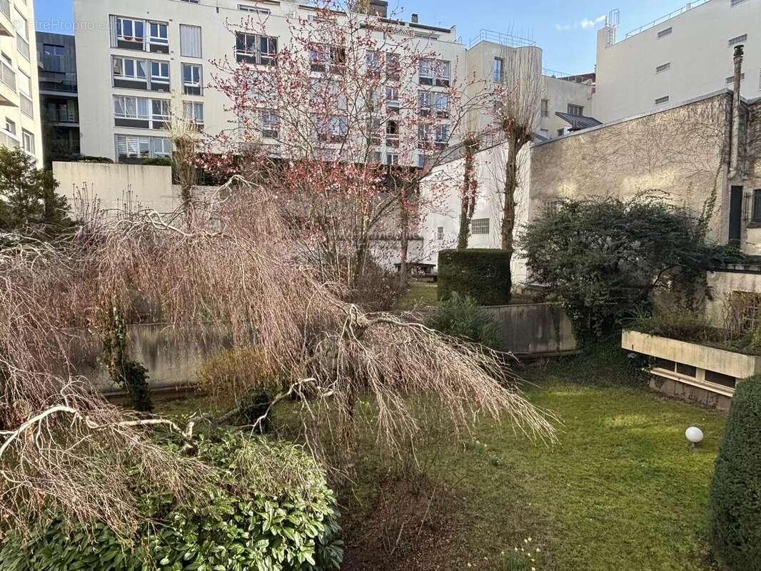 Appartement à PARIS-20E