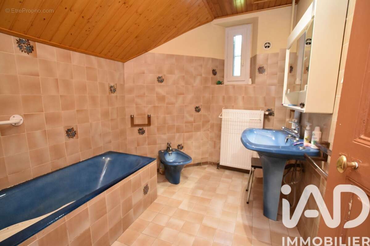 Maison 142 m² à La Motte-D'aveillans  - photo 9