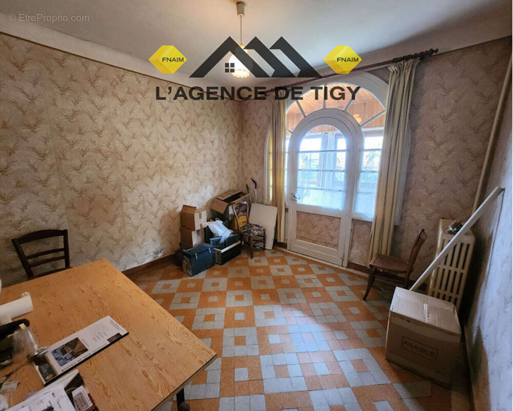 Maison à NEUVY-EN-SULLIAS