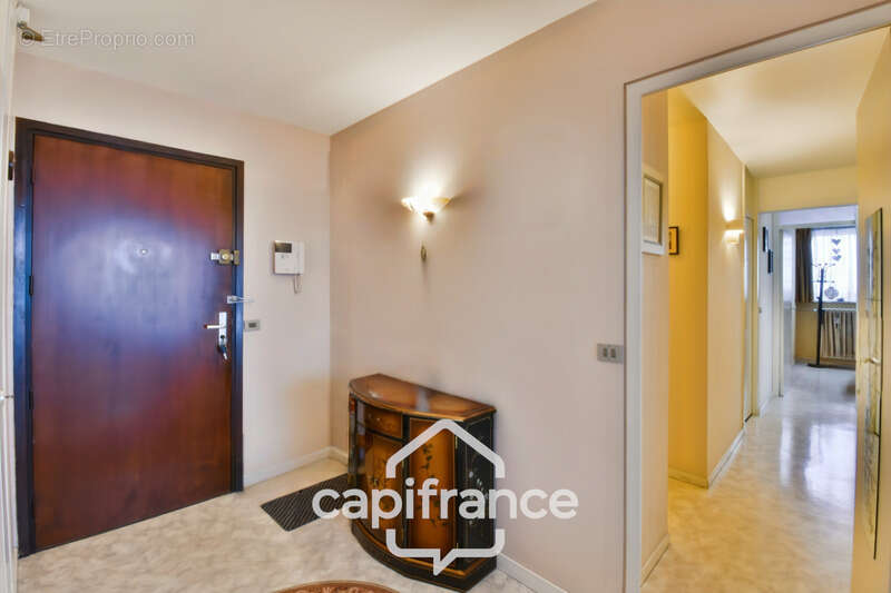 Appartement lumineux avec vue dégagée – Résidence sécurisée avec gardien - photo 12