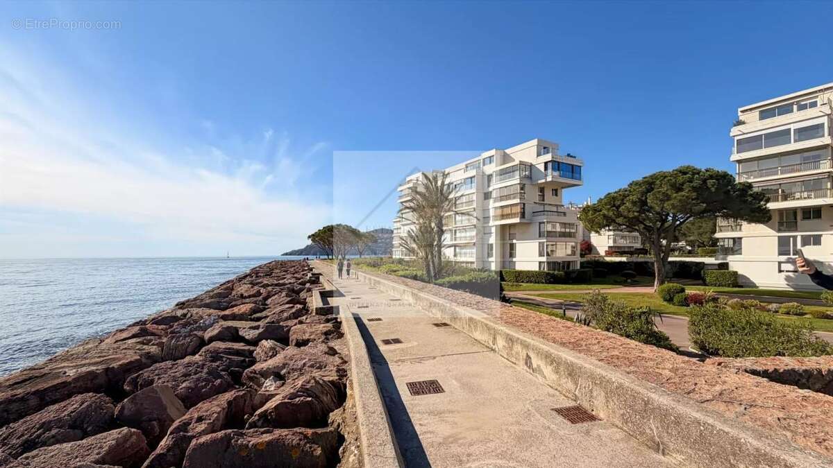 Appartement à MANDELIEU-LA-NAPOULE