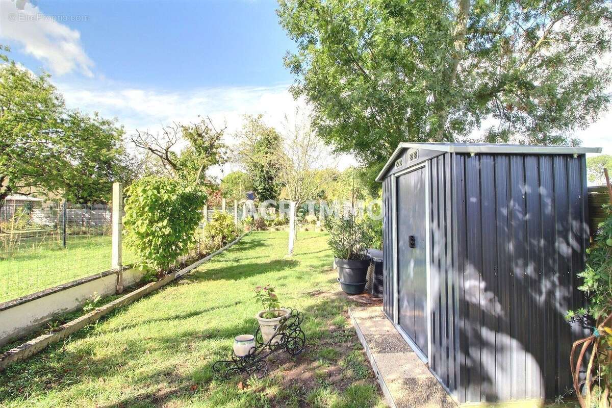 Maison à MAURECOURT