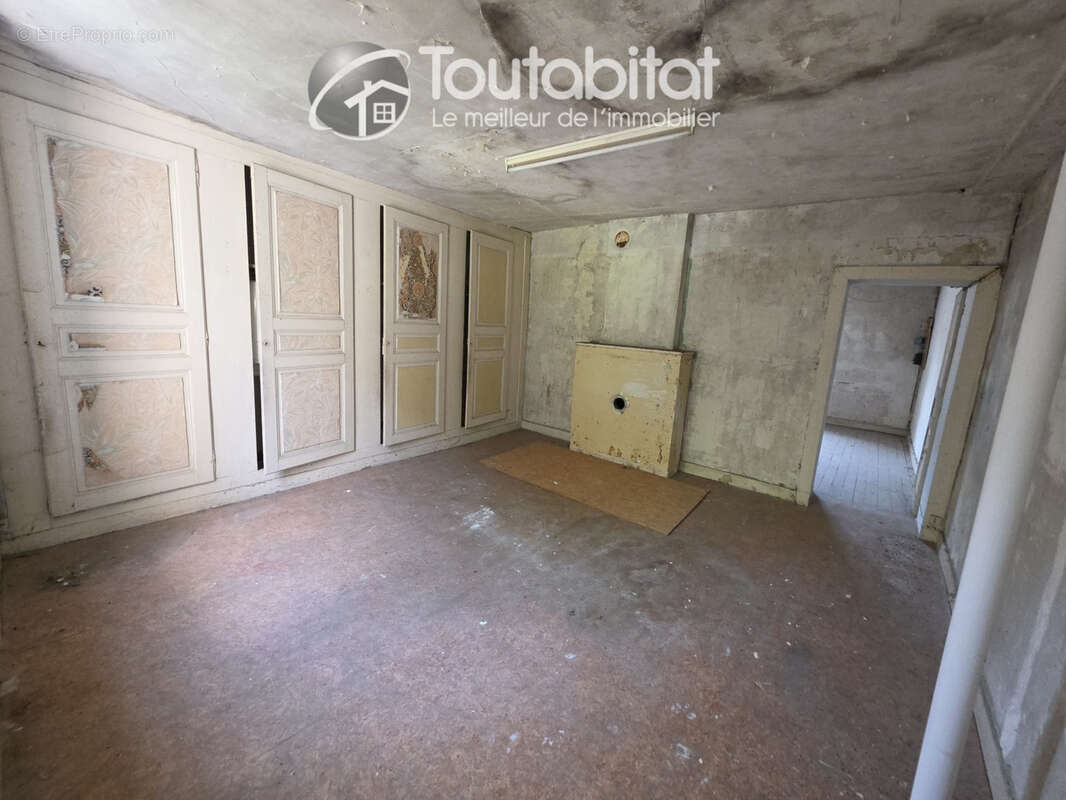 Appartement 840 m² à Sedan  - photo 14