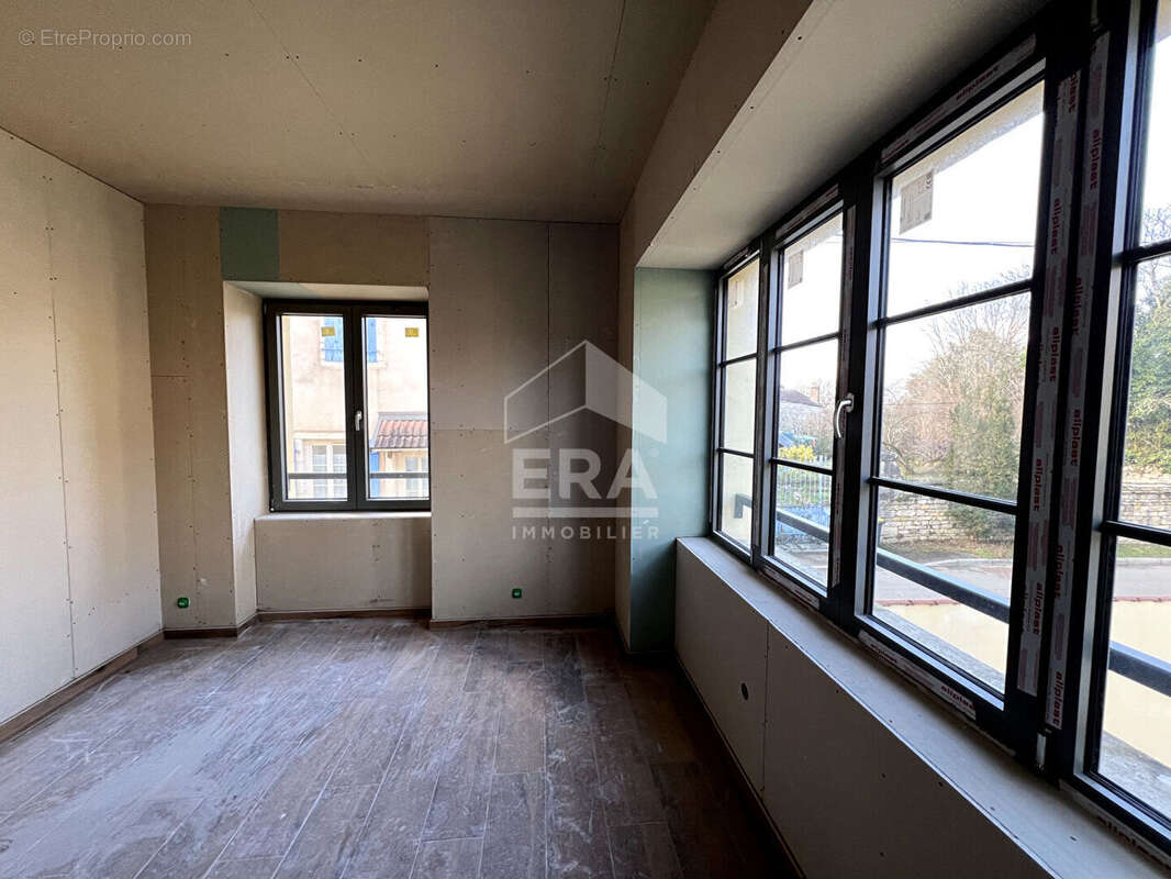 Appartement à BYANS-SUR-DOUBS