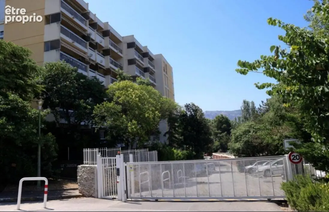 Appartement à MARSEILLE-9E