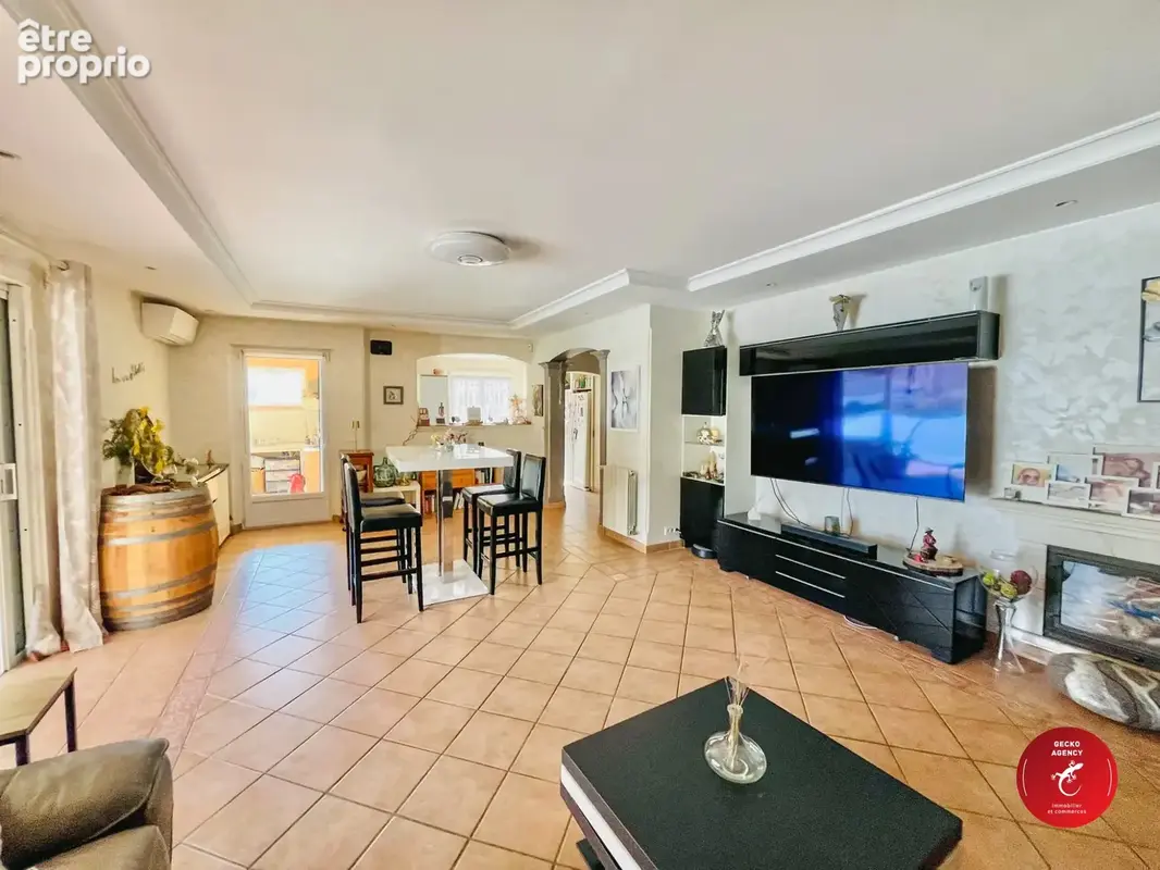 Maison 8 pièces 240 m² à vendre à Trans-En-Provence (83720) - photo 7