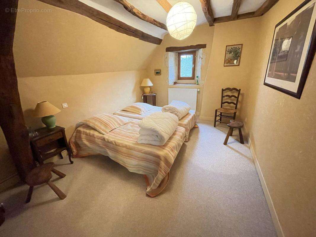 Maison à BELLOU-LE-TRICHARD