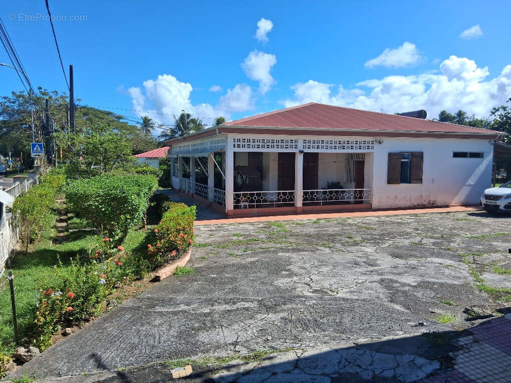 Appartement à BAIE-MAHAULT