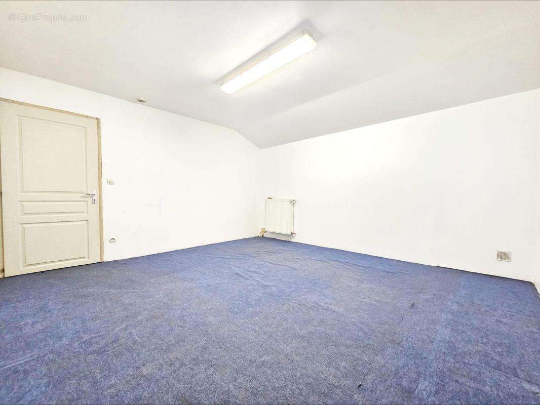 EXCEPTIONNELLE : Charme, espace et fort potentiel - 4 chambres dont une suite parentale - Piscine chauffée - Dépendances aménage - photo 27