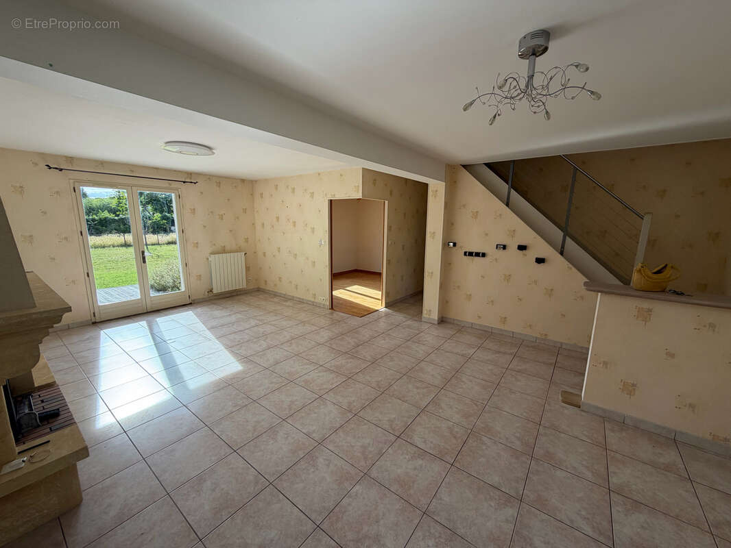 Maison 5 chambres - garage - terrasses - terrain - photo 7