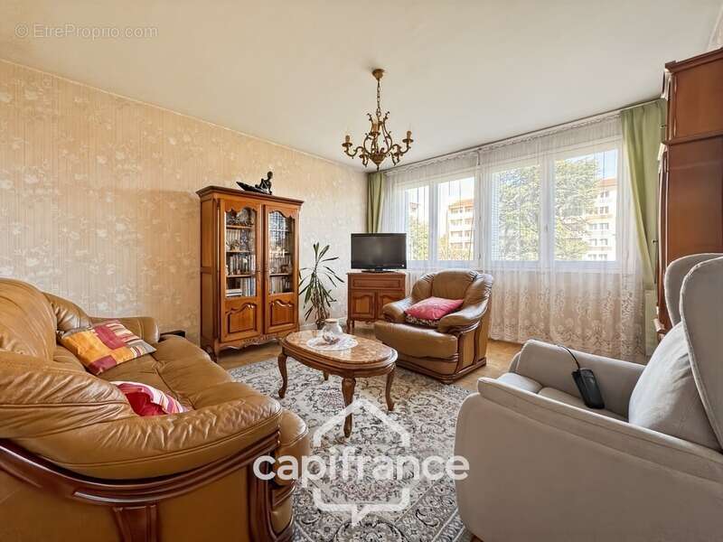 Appartement à CHATENOY-LE-ROYAL
