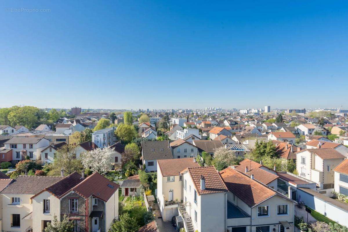 Appartement à LES PAVILLONS-SOUS-BOIS