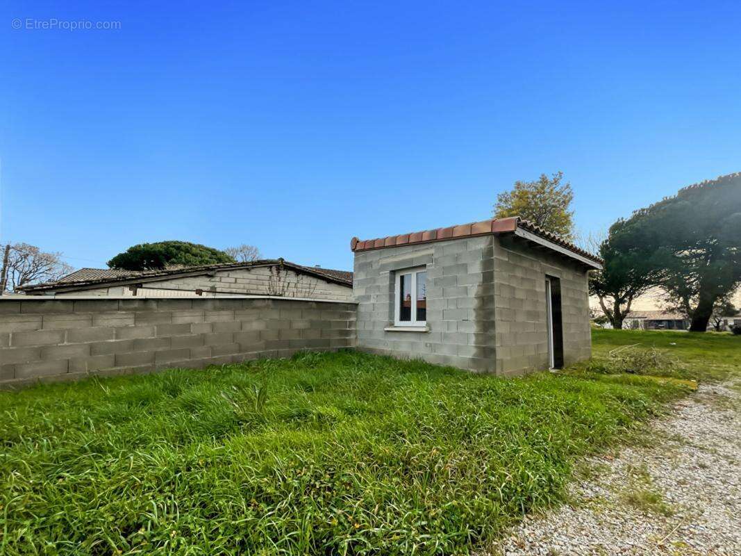 EXCLUSIF À MONTJOIR : Propriété de Caractère de 260 m² ? DPE A - photo 18