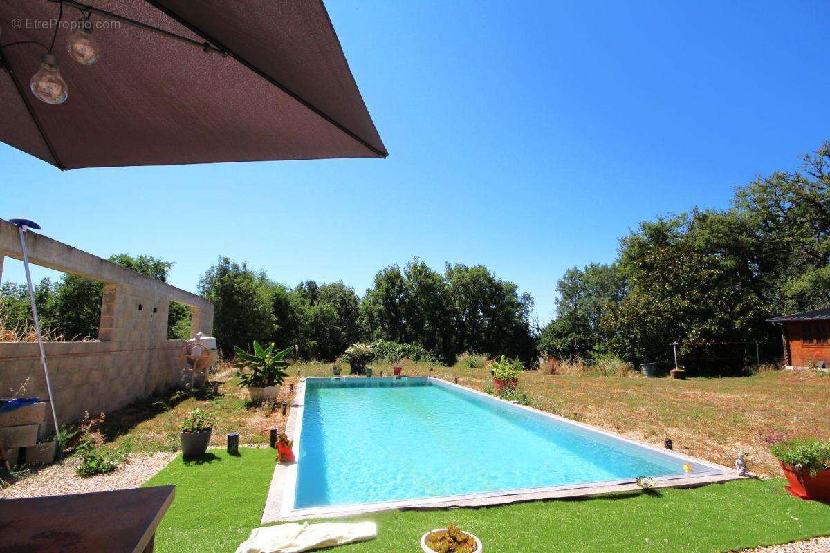 Maison 110 m² à Saint-Andre-De-Najac  - photo 2