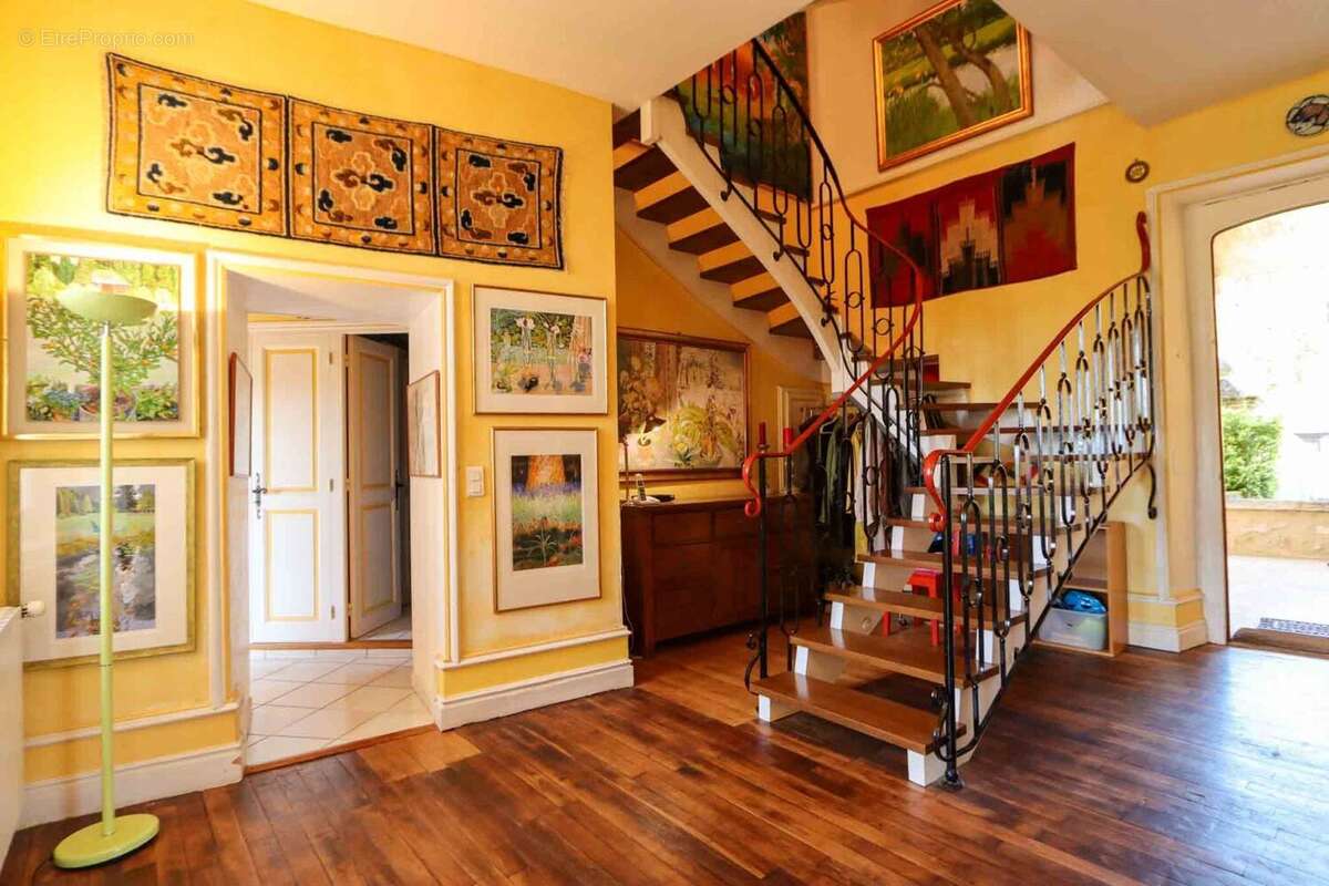 T02.20241315 - Maison à BEYNAC-ET-CAZENAC