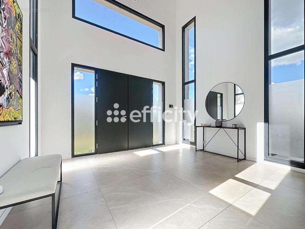 Maison 285 m² à Saint-Cyr-Sur-Loire  - photo 8