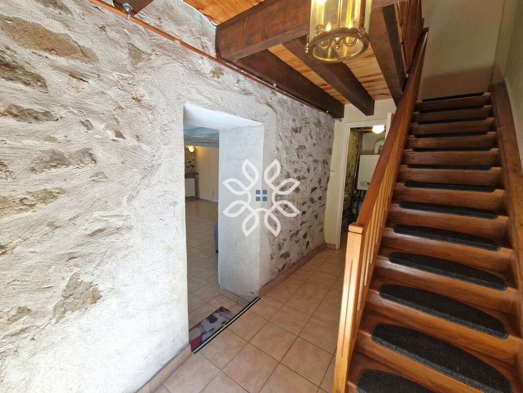 Maison en pierre de caractère au cœur de Lamothe - photo 20