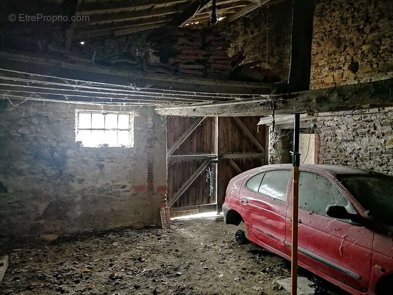 Maison à SAINT-GAL-SUR-SIOULE