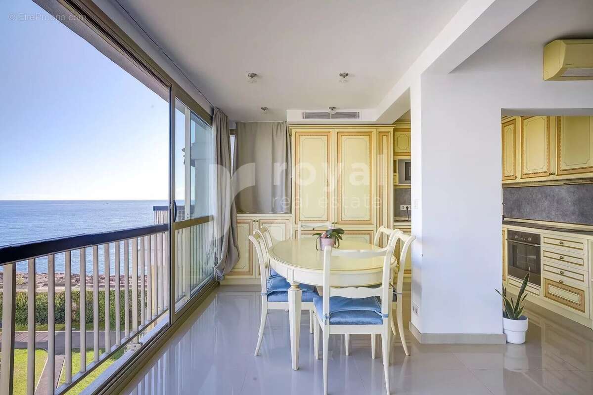 Appartement à MANDELIEU-LA-NAPOULE