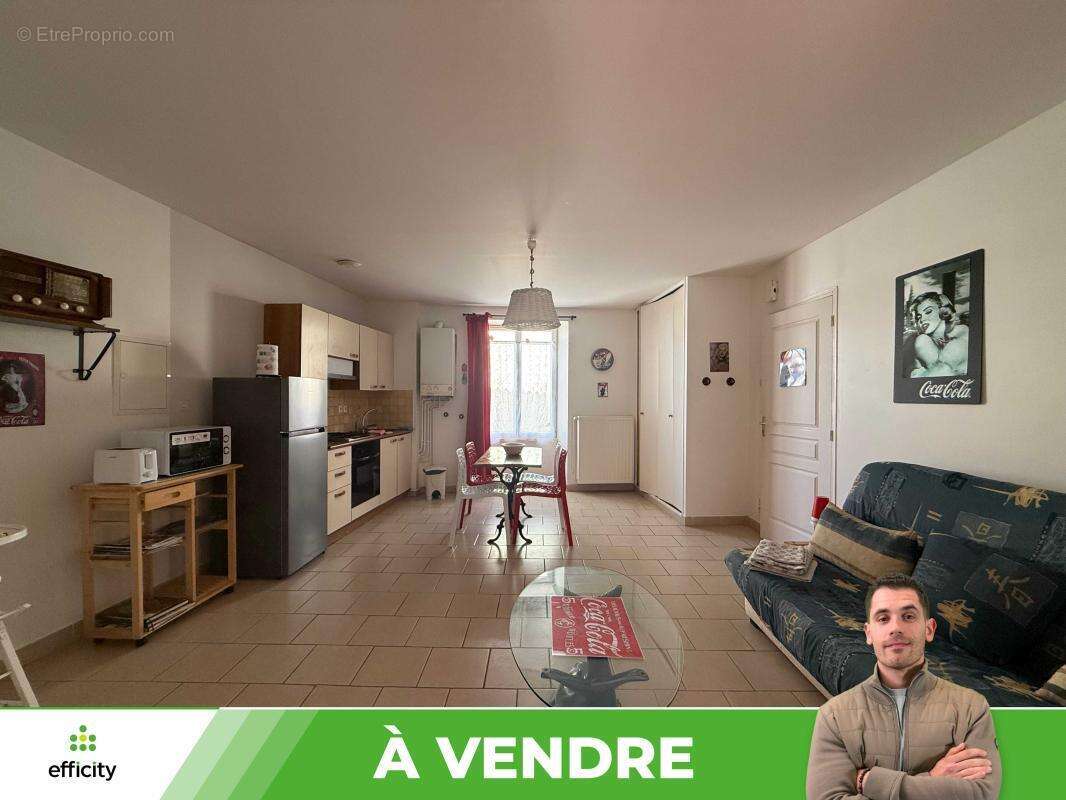 Appartement 12 pièces 183 m² à vendre à Usson-Du-Poitou (86350) - photo 10