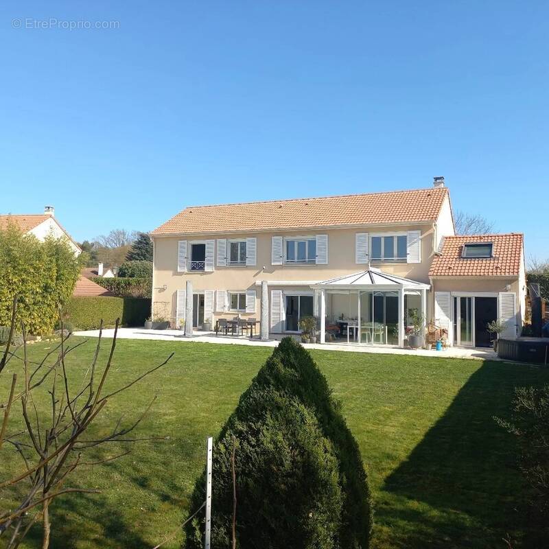 Maison à OZOIR-LA-FERRIERE